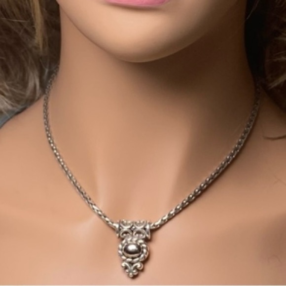 Brighton Taiwan Wheat Chain Two Side Pearly White & Silver Oval Shape EUC - Picture 3 of 9